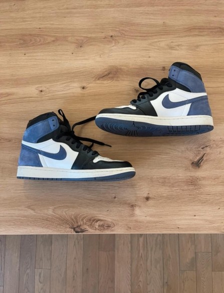 Jordan 1 Retro Blue Moon taille 42