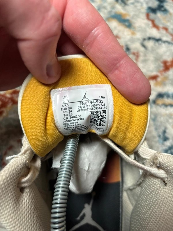 Air Jordan 3 Retro J Balvin 2