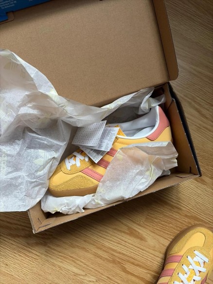 Adidas gazelle jaune et rose