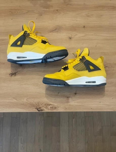 Jordan 4 IV Retro Lightning (2021) Taille 42 Neuve