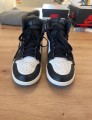 Jordan 1 Retro Blue Moon taille 42