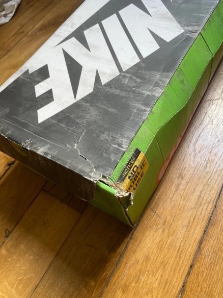 Nike Blazer Mid Readymade white damaged box