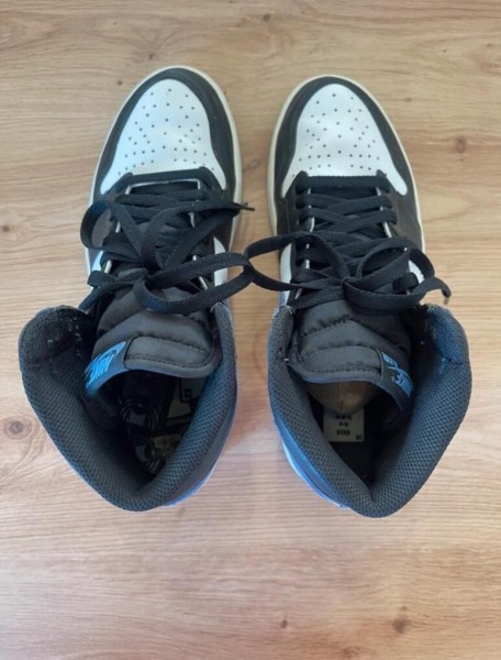 Jordan 1 Retro Blue Moon taille 42