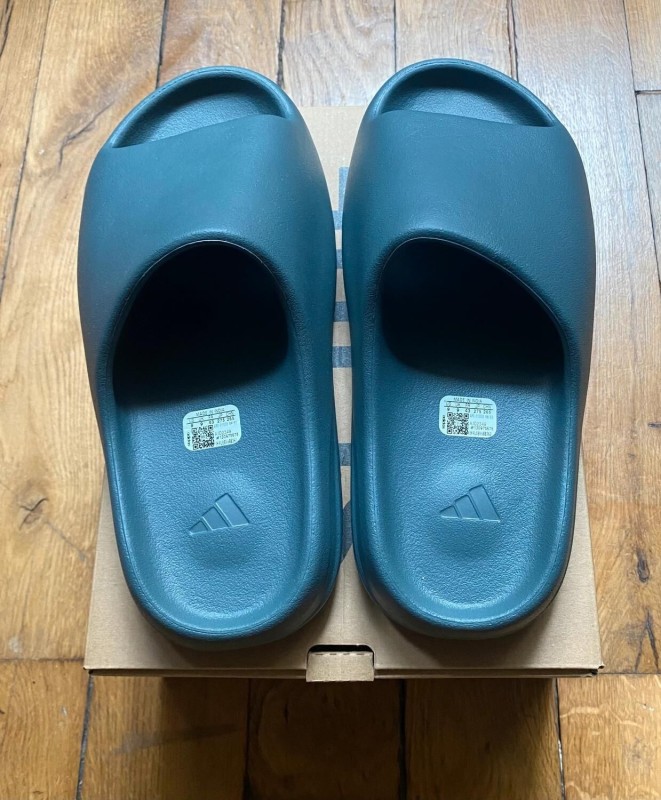 Adidas yeezy slide slate marine ID2349 2