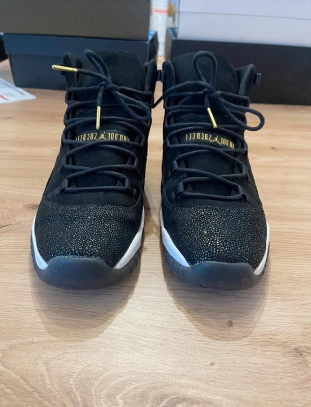 Jordan 11 XI Retro Heiress Black Gold Taille 42 2