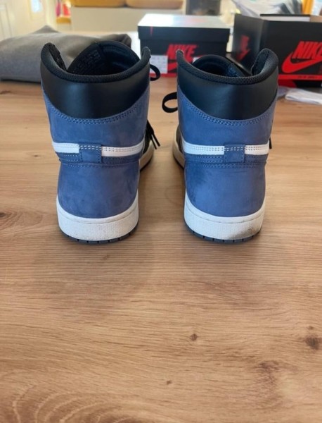 Jordan 1 Retro Blue Moon taille 42
