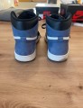 Jordan 1 Retro Blue Moon taille 42