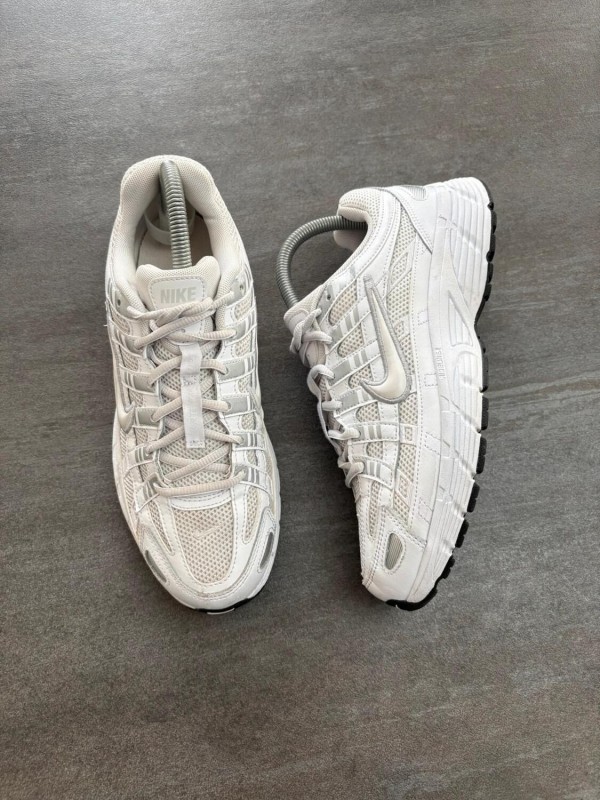 Nike p-6000 grey / white - taille 40