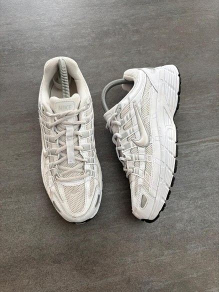 Nike p-6000 grey / white - taille 40