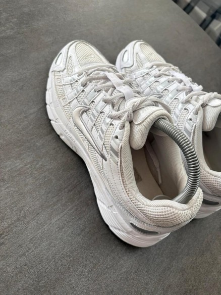 Nike p-6000 grey / white - taille 40