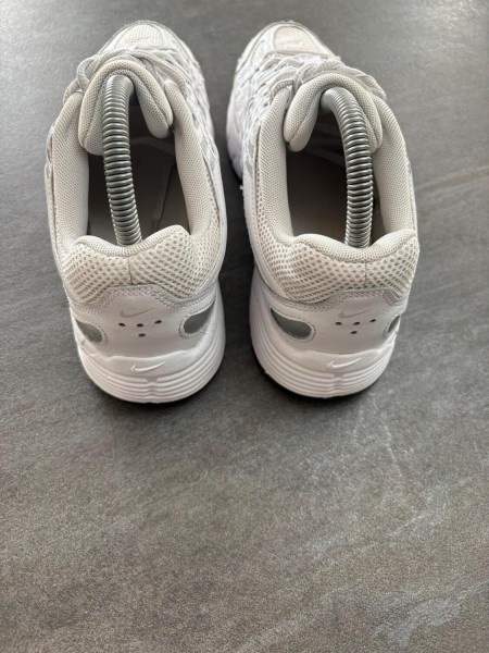 Nike p-6000 grey / white - taille 40