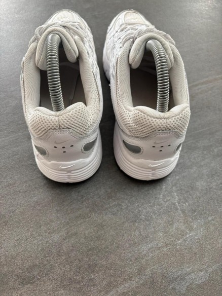 Nike p-6000 grey / white - taille 40
