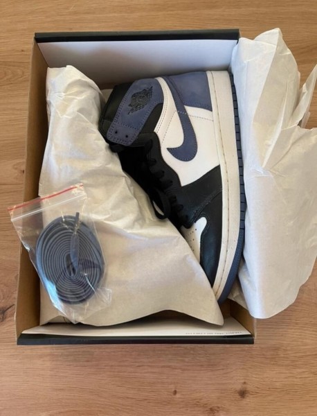 Jordan 1 Retro Blue Moon taille 42