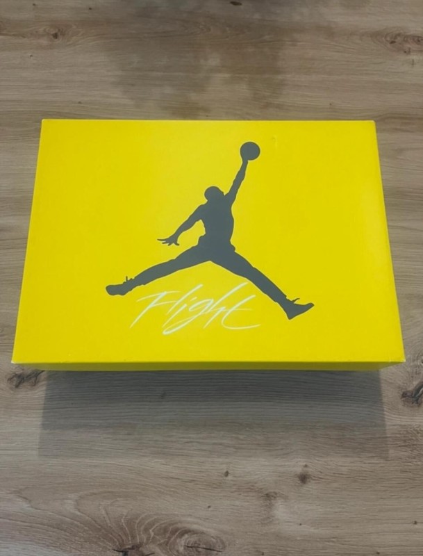 Jordan 4 IV Retro Lightning (2021) Taille 42 Neuve 2