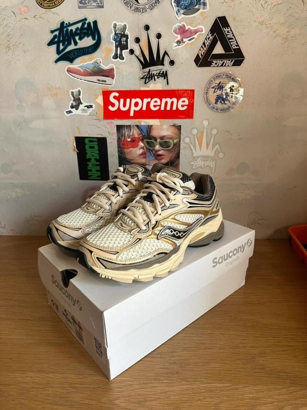Saucony ProGrid Omni 9 gold / or 2