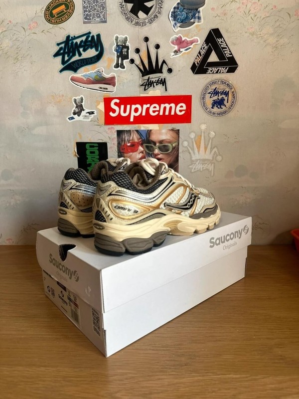 Saucony ProGrid Omni 9 Gold / or 2