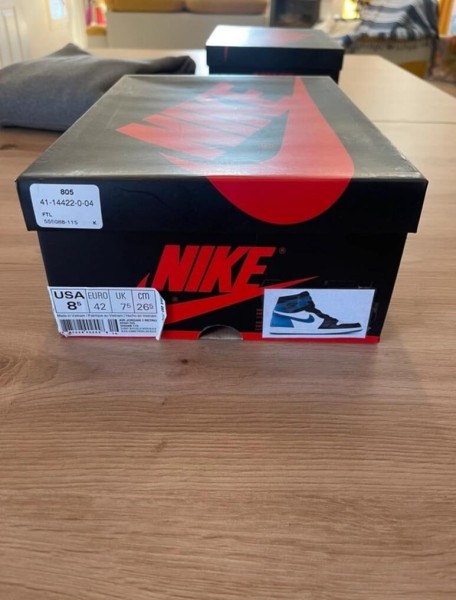 Jordan 1 Retro Blue Moon taille 42