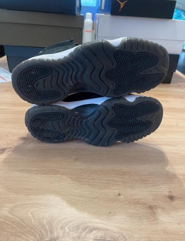 Jordan 11 XI Retro Heiress Black Gold Taille 42 2