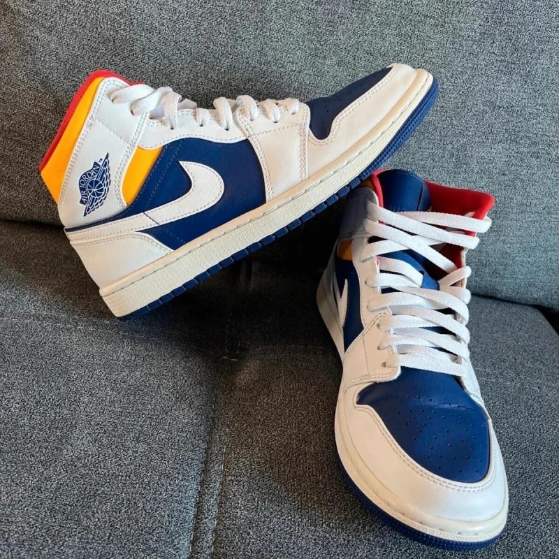 Jordan 1 mid bleu royal laser orange