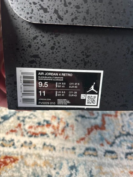 Air Jordan 4 black cat