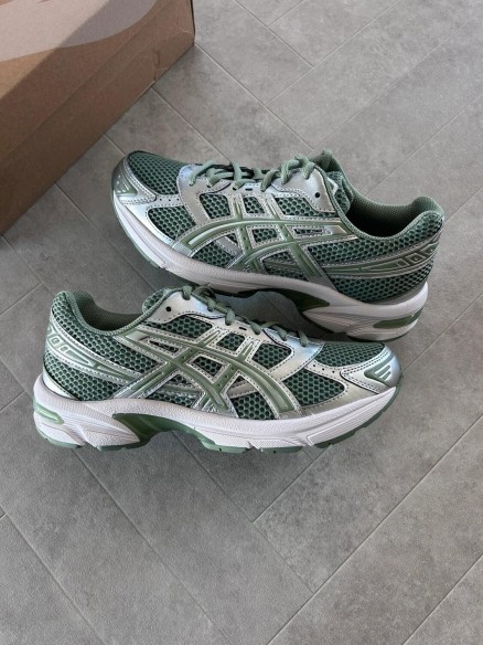 Asics 1130 swamp green pure silver