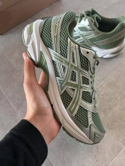 Asics 1130 swamp green pure silver
