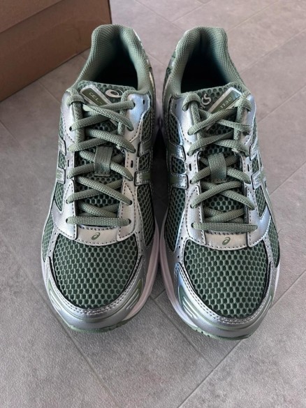 Asics 1130 swamp green pure silver