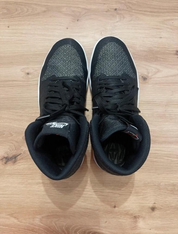Jordan 1 Retro MTM Taille 42 2