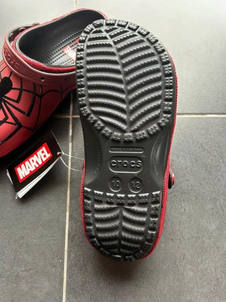 Crocs classic clog Spiderman red black spider