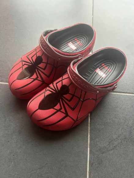 Crocs classic clog Spiderman red black spider