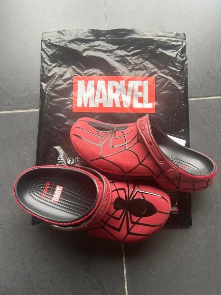 Crocs classic clog Spiderman red black spider