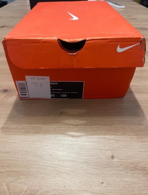 Jordan 1 Retro MTM Taille 42 2