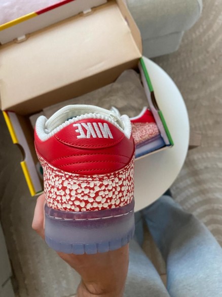 Nike SB Dunk Low Stingwater Magic Mushroom