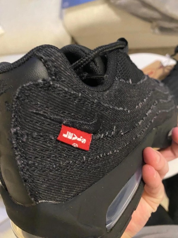 Nike air max 95 OG Levis Black 42,5 - Neuve 2