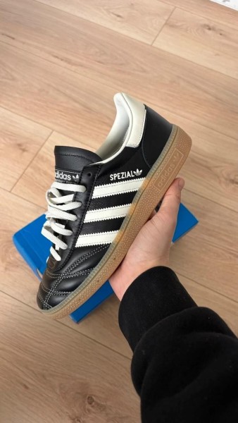 Adidas handball spezial Black off white 38 - neuve