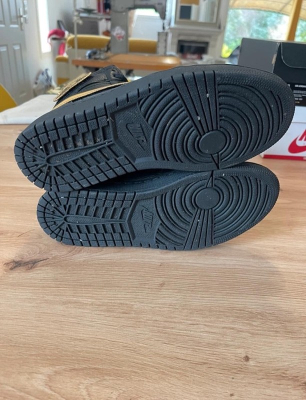 Jordan 1 Retro BHM Taille 42 2