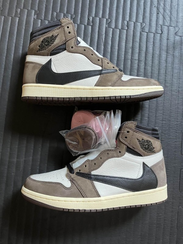 Jordan 1 Retro High OG SP Travis Scott Mocha