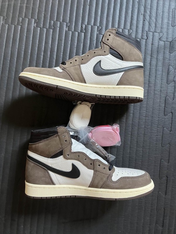 Jordan 1 Retro High OG SP Travis Scott Mocha 2