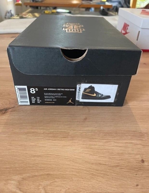 Jordan 1 Retro BHM Taille 42 2
