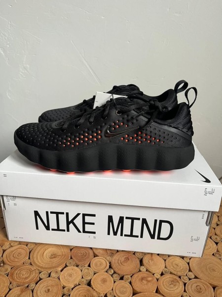 Nike mind 002