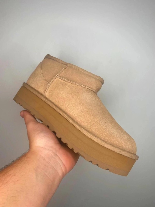 Ugg classic ultra mini plateforme sand taille 38