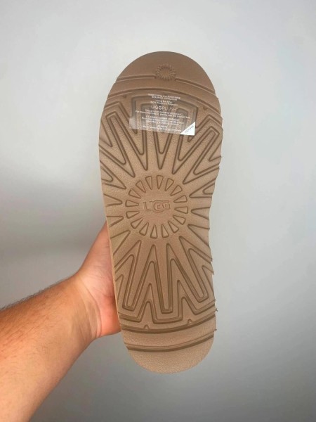 Ugg classic ultra mini plateforme sand taille 38