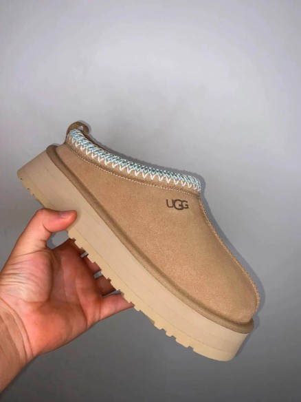 UGG Tazz Slipper Sand / 40EU GS