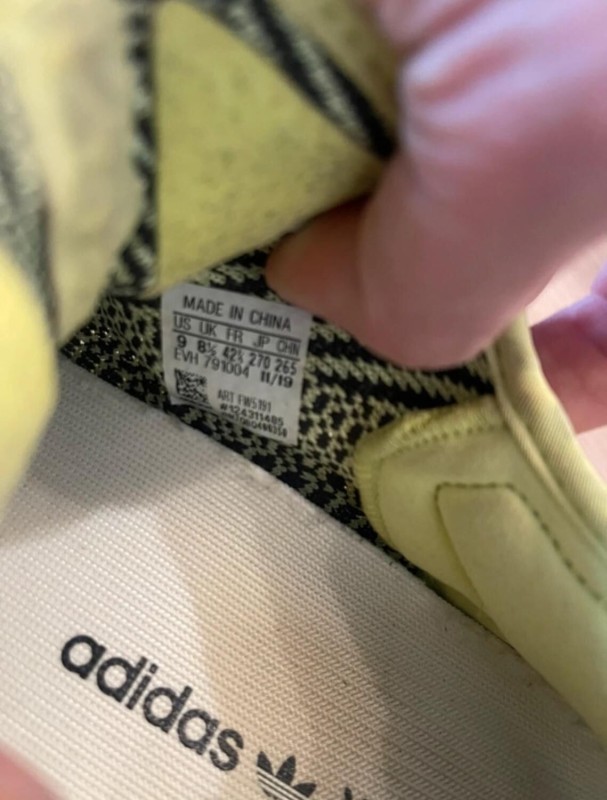adidas Yeezy Boost 350 V2 Yeezreel Taille 42,5 2