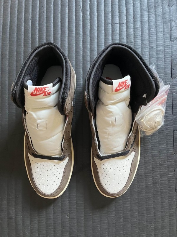 Jordan 1 Retro High OG SP Travis Scott Mocha 2