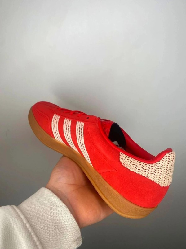 Adidas gazelle indoor better scarlet wonder white gum (rouge) 2