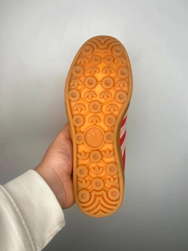 Adidas gazelle indoor better scarlet wonder white gum (rouge) 2