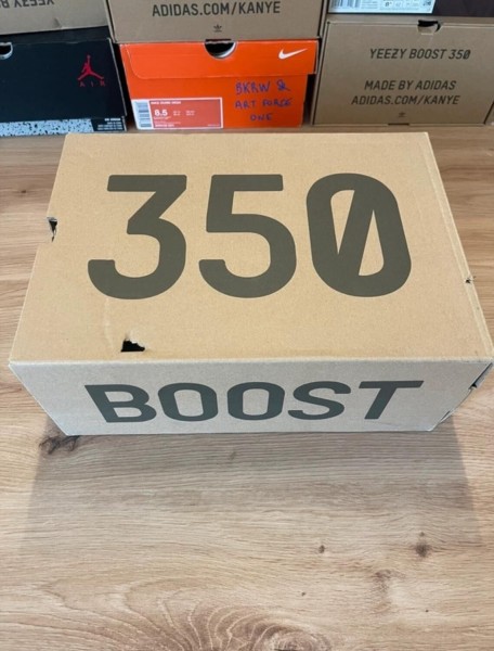 adidas Yeezy Boost 350 V2 Yeezreel Taille 42,5