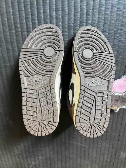 Jordan 1 Retro High OG SP Travis Scott Mocha