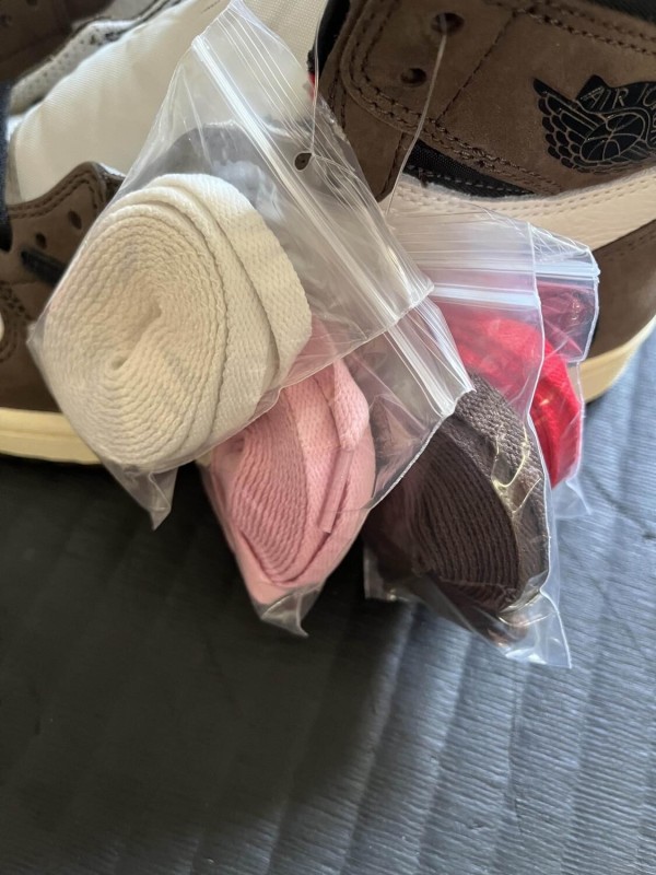 Jordan 1 Retro High OG SP Travis Scott Mocha 2